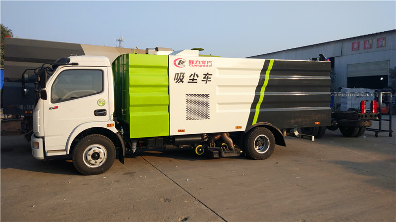 山西太原客户订6台扫路车、吸尘车、洗扫车、洒水车